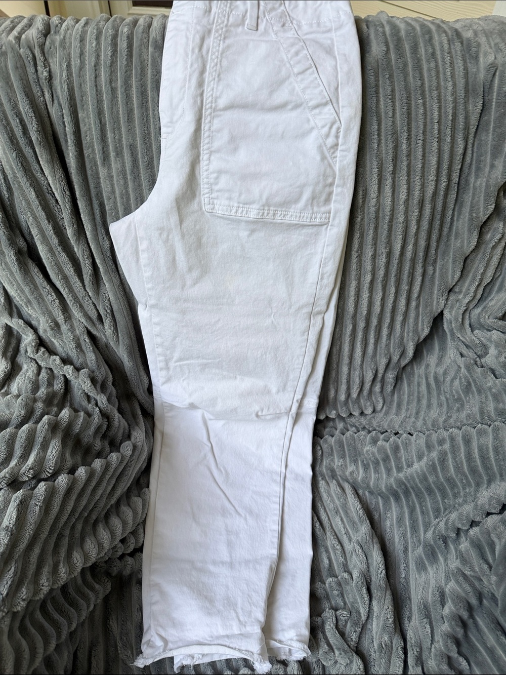 Banana Republic White Cotton Cargo Pocket Pants - Picture 5 of 7